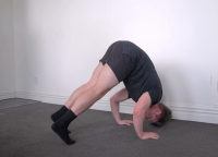 How to do a Eccentric Pike Push Up